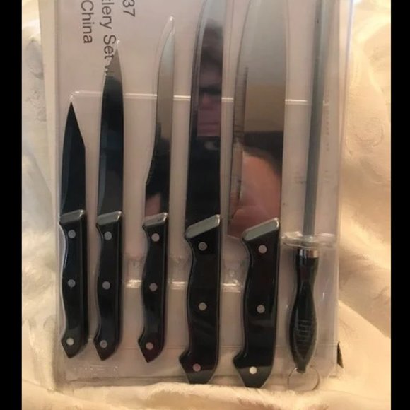 Cutlery Set with Cookbooks - Picture 2 of 5